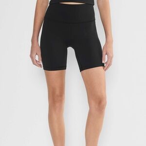 Aritzia TNA Atmosphere Biker Shorts 7” High Rise - NWT